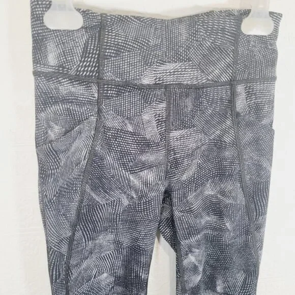 Lululemon Time to Sweat tights - Picture 5 of 10